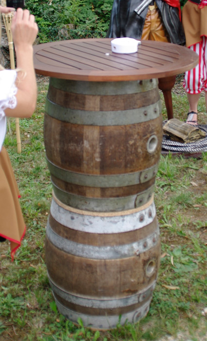 Stehtische_rusti_4e9600f0cdb56.jpg